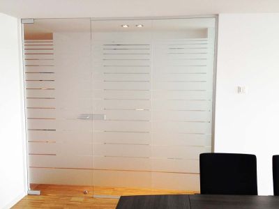 Büro Glas mit Milchglasfolie