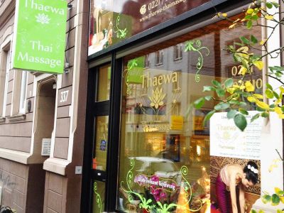 Thaewa Thaimassage Schaufensterbeschriftung Köln